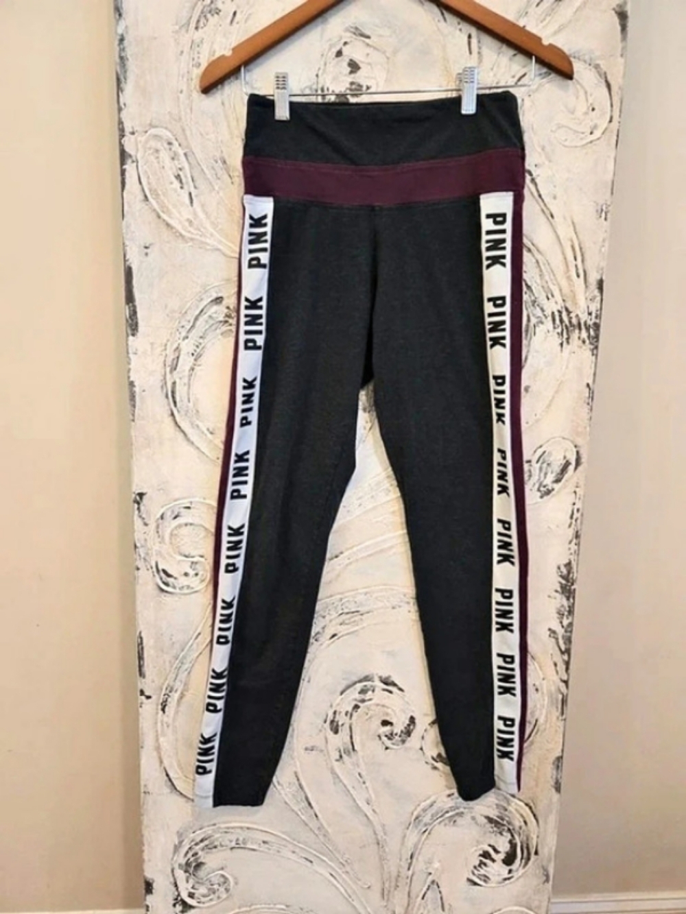 Victoria's Secret PINK Yoga Leggings Color Block Leggings in Black & Burgundy
